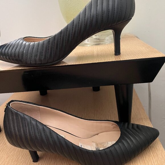 GUC KARL LAGERFELD Rosette leather pumps (6.5) - Picture 7 of 8